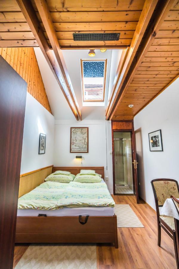 Bed and Breakfast Szent Kristof Panzio Эстергом Экстерьер фото