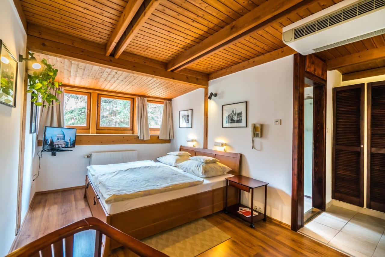 Bed and Breakfast Szent Kristof Panzio Эстергом Экстерьер фото