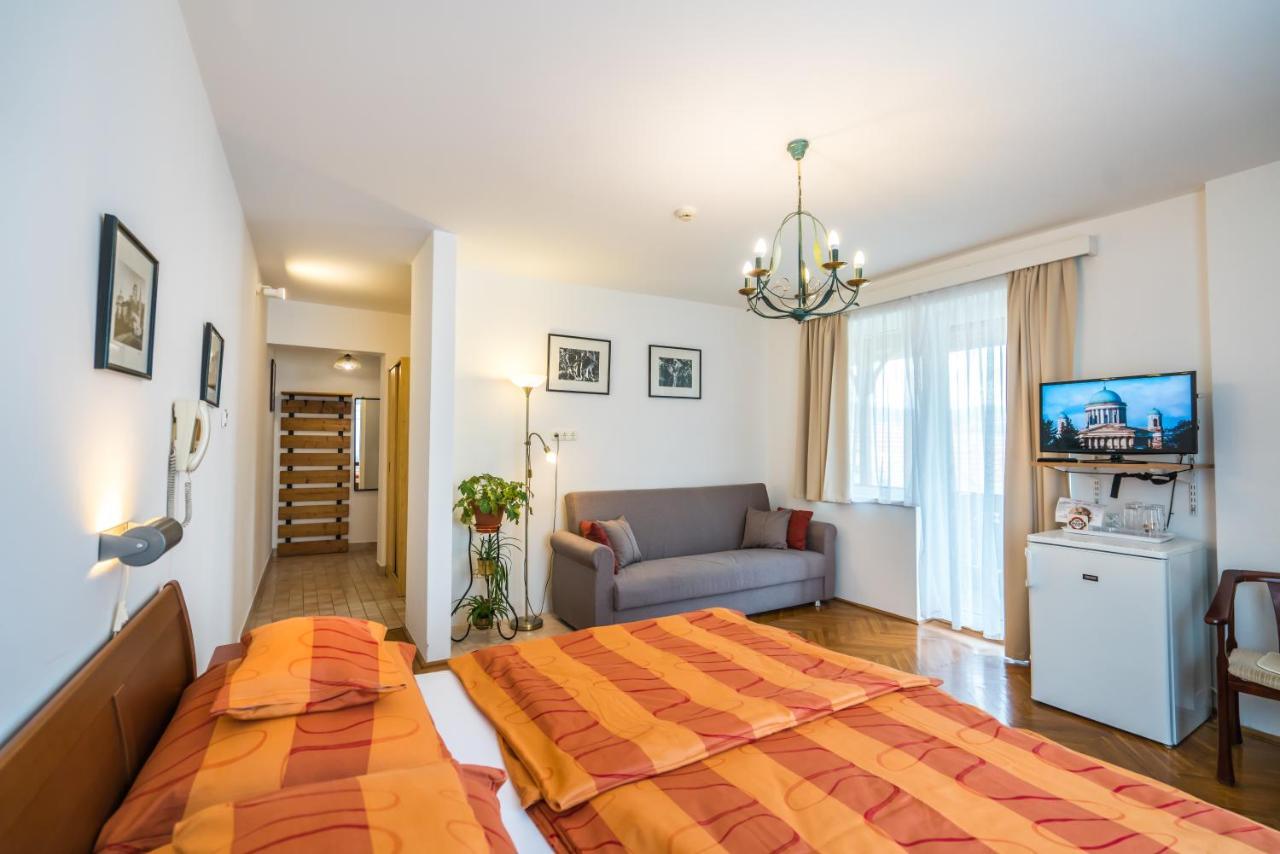 Bed and Breakfast Szent Kristof Panzio Эстергом Экстерьер фото